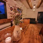 Holiday home Komfortowy Dom Z Bali Kolo Zielenca Z Widokiem Na Gory Lasowka