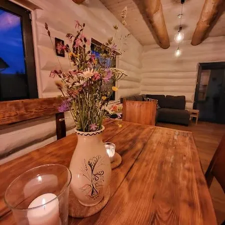 Hébergement de vacances Komfortowy Dom Z Bali Kolo Zielenca Z Widokiem Na Gory Lasowka