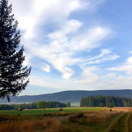 Hébergement de vacances Komfortowy Dom Z Bali Kolo Zielenca Z Widokiem Na Gory Lasowka