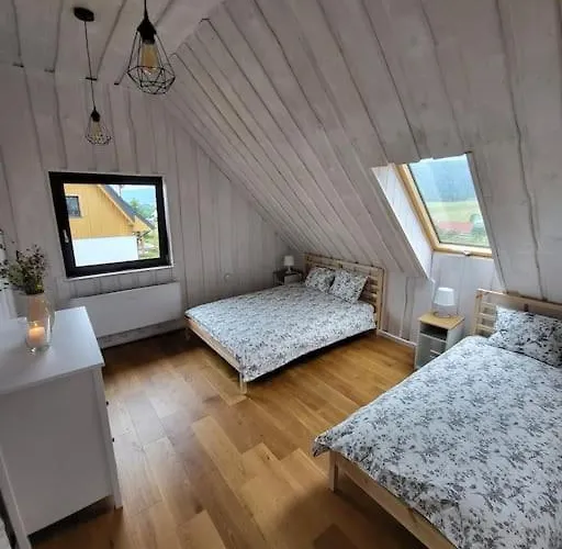 Komfortowy Dom Z Bali Kolo Zielenca Z Widokiem Na Gory Nyaraló