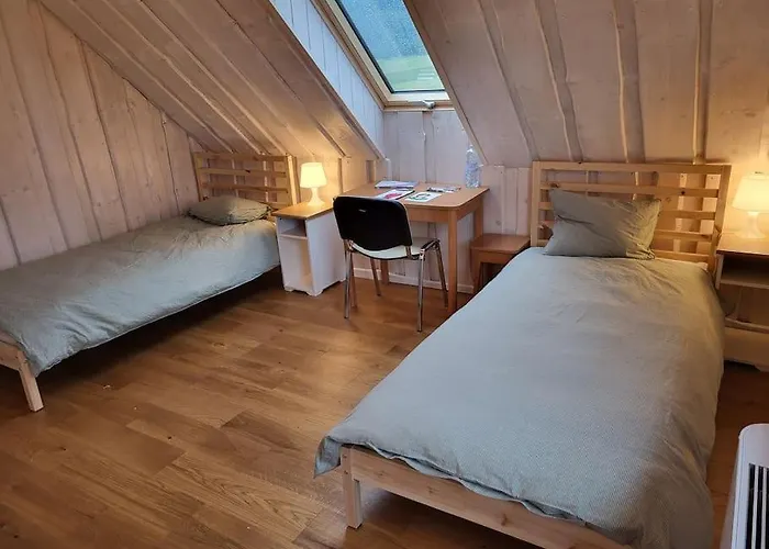 Komfortowy Dom Z Bali Kolo Zielenca Z Widokiem Na Gory Lasowka